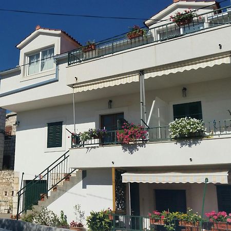 Viktorija Apartments Seget Vranjica Eksteriør bilde