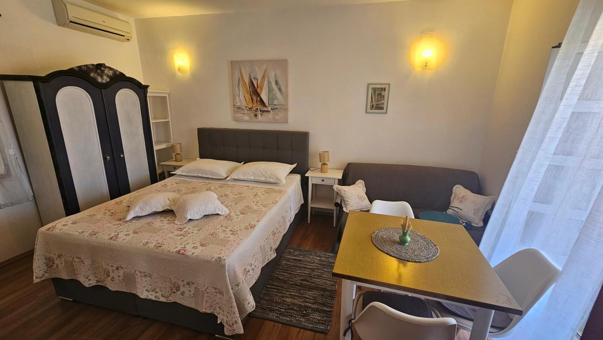 Viktorija Apartments Seget Vranjica Eksteriør bilde