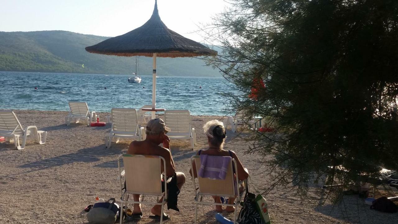 Viktorija Apartments Seget Vranjica Eksteriør bilde